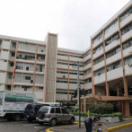 Médicos paralizan hospital de Valverde y los pacientes se desplazan a Santiago