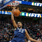 Towns se afianza líder de la liga en doble-dobles; destacó Horford y Barea