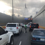 Vehículo se incendia en túnel de Las Américas; carril en sentido este-oeste está cerrado