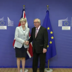 La UE y Reino Unido pactan los términos de su divorcio