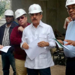 Presidente Medina supervisa trabajos de construcción en Santuario Santo Cristo de Bayaguana