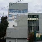 Borran gran parte del mural de Ángel Haché en Utesa