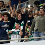 La primera vez que en Arabia Saudí las mujeres asisten a un estadio