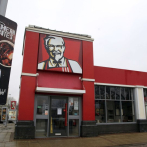 KFC cierra restaurantes en Gran Bretaña por falta de pollo