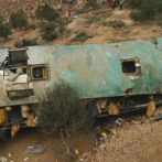 Al menos 30 muertos tras la caída de autobús a un abismo en el sur de Perú