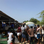 Haitianos crean desorden para robar mercancías en el mercado fronterizo de Pedernales