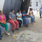 Personal del hospital presidente Estrella Ureña protesta en demanda de pago de cheques