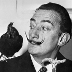Restituyen los restos de Salvador Dalí a su tumba tras exhumarlo para prueba de paternidad