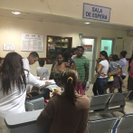 Ciudadanos abarrotan hospital en Mata Hambre en búsqueda de vacunas contra difteria