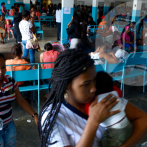 Decenas de personas continúan llegando a centros de vacunación contra la difteria