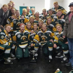 Catorce muertos en accidente de autobús de equipo juvenil de hockey en Canadá