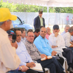 Danilo Medina ofrece apoyo a los productores de mango de Baní