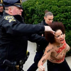 Manifestante topless: 