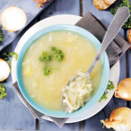 Sopa de cebolla con estilo gurmé