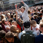 Miles de personas bailan en Estocolmo como homenaje de despedida a Avicii