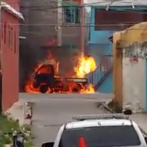 Camioneta platanera se incendia y explota en el Distrito Nacional