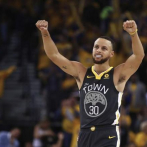 Curry regresa en el triunfo de los Warriors