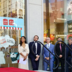 Zoe Saldaña devela su estrella en el Paseo de la Fama de Hollywood