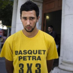 España pide captura de rapero fugado, en caso que aviva debate sobre libertad de expresión