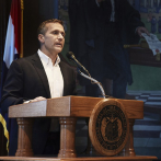 Tras luchar con polémica, renuncia el gobernador de Missouri