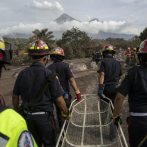 Socorristas rescatan más cuerpos y suman 84 los muertos por erupción volcán
