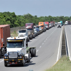 Camioneros paralizan el transporte de carga en Multimodal Caucedo