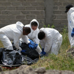 Hallan ocho cuerpos en fosa clandestina cerca del aeropuerto de Guadalajara