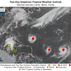 Alertas a la población de las Antillas Menores ante el paso del huracán Isaac