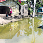 En el Moscú Familias viven en un ambiente inundado desde hace 8 meses