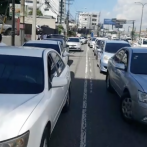 Taxistas protestan por alza de combustibles; entregan carta a ministerio Industria y Comercio