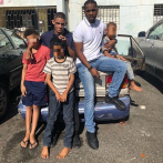 Figuras canalizan ayuda para padre que vive en un carro abandonado junto a tres hijos