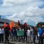 Protestan en alrededores de la UASD por demanda de reducción de los combustibles