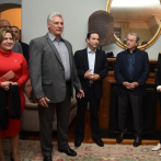 Artistas reciben al presidente de Cuba en 