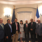 Embajadora de Estados Unidos en RD se reúne con directores de diarios