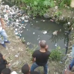 Técnicos de Medio Ambiente buscan cocodrilo en Sabana Perdida