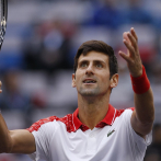 Djokovic avanza a las semifinales en Shangái