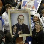 El papa pide que el recuerdo de Romero sea un mensaje de paz en Latinoamérica