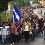 Trump aboga por nuevas leyes migratorias ante avance de caravana desde Centroamérica