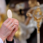 Juzgado en Francia un cura acusado de agresión sexual a menores y su obispo