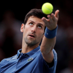Djokovic avanza en el Masters de París
