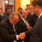 Esta es la razón de las risas entre Charlie Mariotti y Xi Jinping