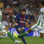 Messi anota dos, pero el Betis eclipsa regreso