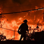 Suben a 51 los muertos por llamas en California, con más de 100 desaparecidos