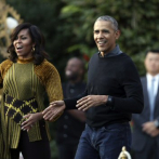 Barack Obama aparece de sorpresa en apoyo a su esposa Michelle durante presentación de libro