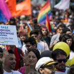 Nutrida marcha exige matrimonio igualitario y adopción homoparental en Chile