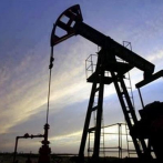El petróleo de Texas abre con un descenso del 0,52 % hasta los 51,36 dólares