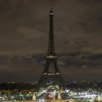Un tramo de las escaleras de la torre Eiffel se subasta por 191,000 dólares