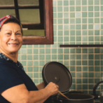 Mujeres dominicanas dedican casi 22 horas semanales más que los hombres al hogar