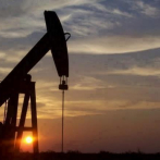 El petróleo de Texas baja un 3,1 % y cierra en 51 dólares el barril
