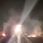 Haitianos incendian neumáticos sobre puente que comunica Higüey con El Seibo